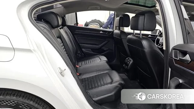 Volkswagen Passat GT (B8) 2018 Белый из Кореи, фото 3