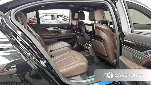 BMW 7 Series (G11) 2021 Черный из Кореи, фото 3