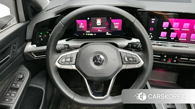 Volkswagen Golf 8th Generation 2022 Белый из Кореи, фото 3