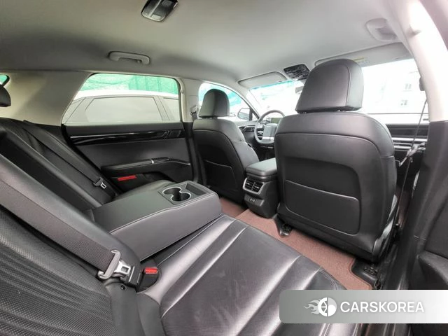 Hyundai Grandeur (GN7) 2024 Серебристо-серый из Кореи, фото 3