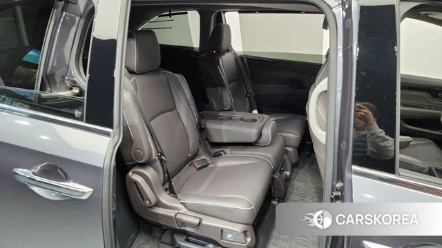 Honda Odyssey 2023 Серый из Кореи, фото 3