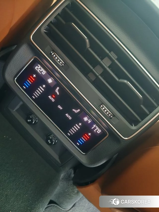Audi Q7 2025 Черный из Китая, фото 3