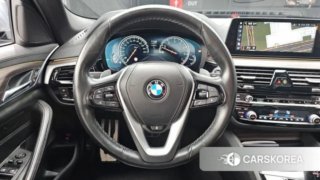 BMW 5 Series (G30) 2018 Серый из Кореи, фото 3