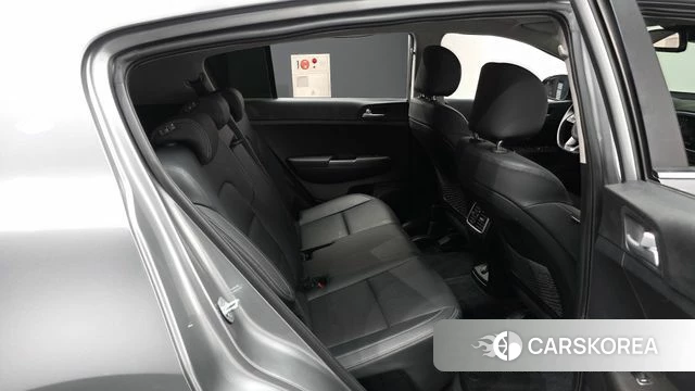 Kia Sportage The Bold 2021 Серебристо-серый из Кореи, фото 3
