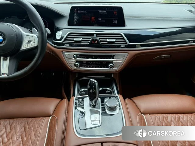 BMW 7 series 2023 Черный из Китая, фото 3