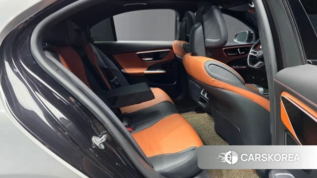 Mercedes-Benz C-Class W206 2023 Серебристо-серый из Кореи, фото 3