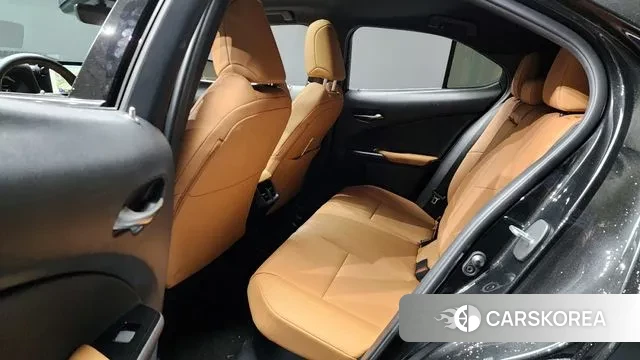 Lexus UX250h 2023 Черный из Кореи, фото 3