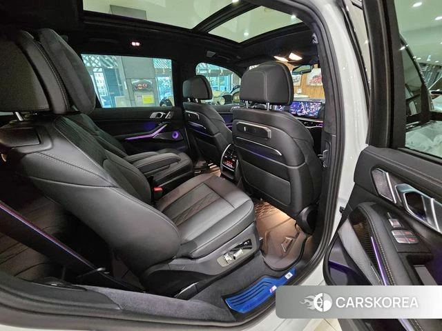 BMW X7 (G07) 2024 Белый из Кореи, фото 3