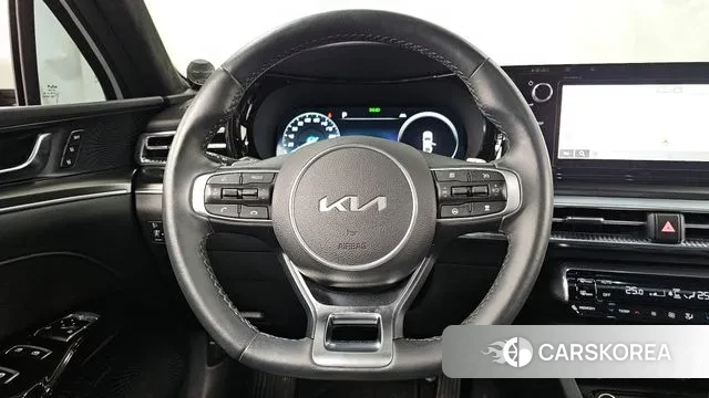 Kia K5 3rd generation 2023 Белый из Кореи, фото 3