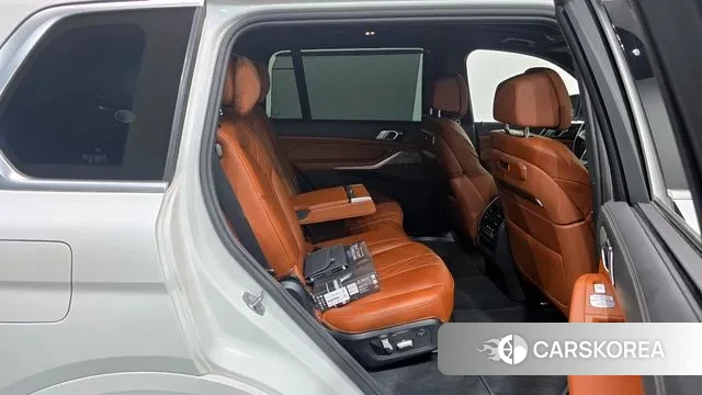 BMW X7 (G07) 2023 Белый из Кореи, фото 3