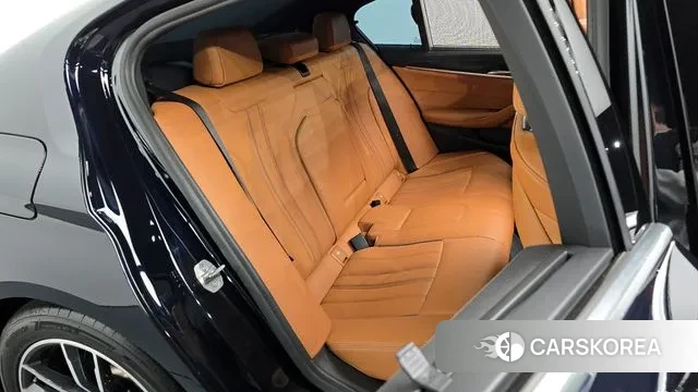 BMW 5 Series (G30) 2022 Черный из Кореи, фото 3