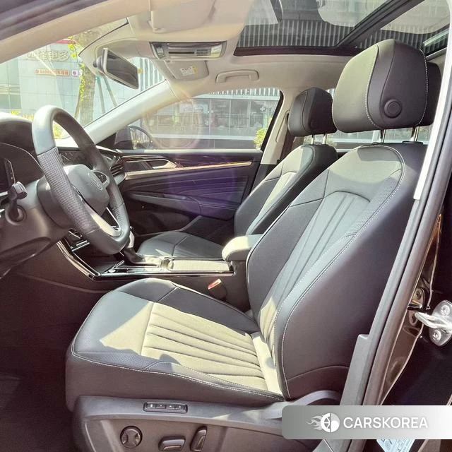 Volkswagen Passat 2025 Черный из Китая, фото 3
