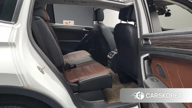Volkswagen Tiguan Allspace 2022 Белый из Кореи, фото 3