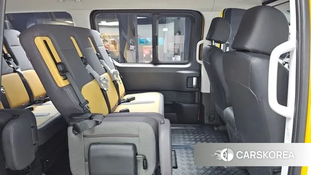 Hyundai Staria 2025 Желтый из Кореи, фото 3