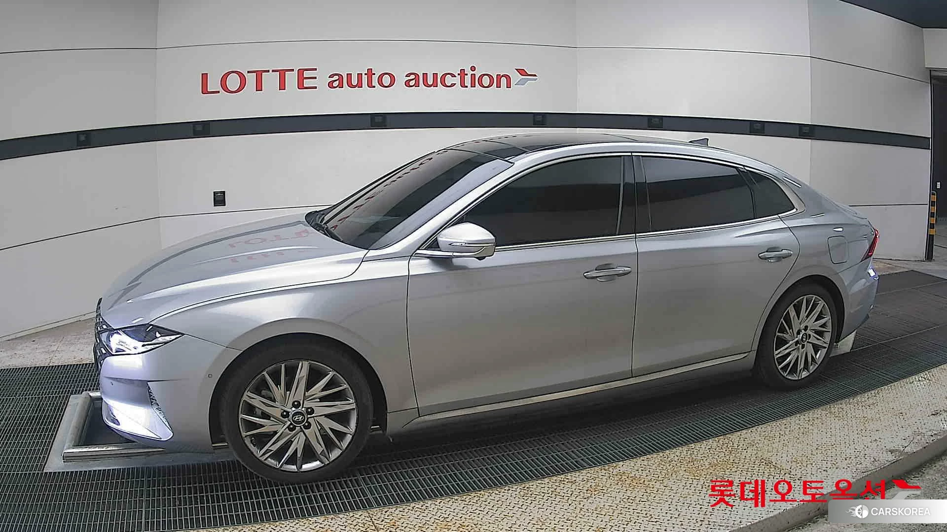Hyundai Grandeur 2022 Shimmering Silver Metallic из Кореи, фото 3