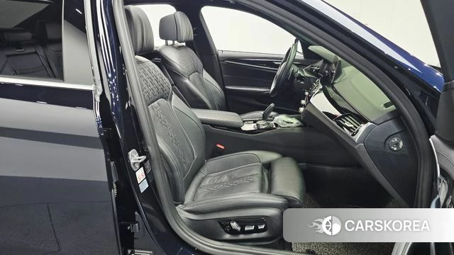 BMW 5 Series (G30) 2019 Черный из Кореи, фото 3