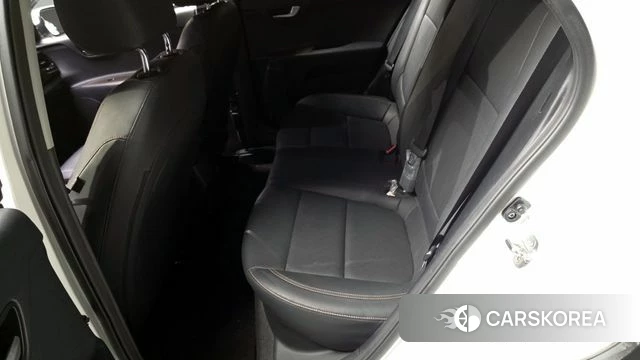 Kia Stonic 2018 Белый из Кореи, фото 3
