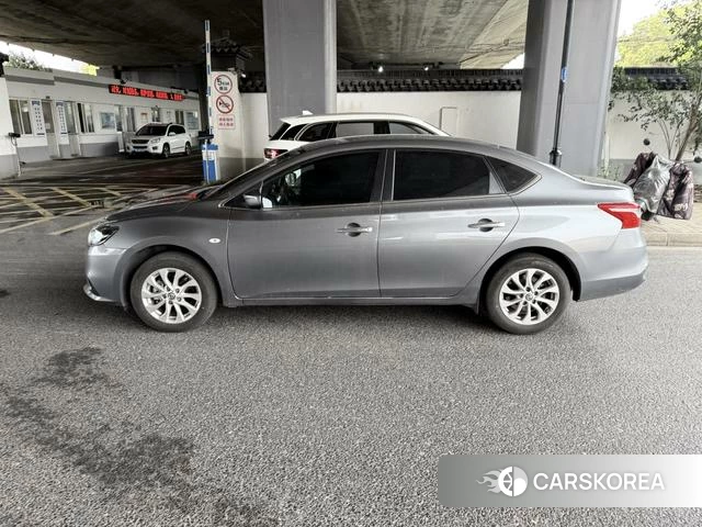 Nissan Xuan Yi 2024 Темно-серый из Китая, фото 3