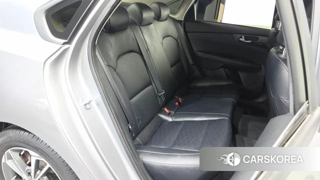 Kia The New K3 2nd generation 2023 Серебряный из Кореи, фото 3