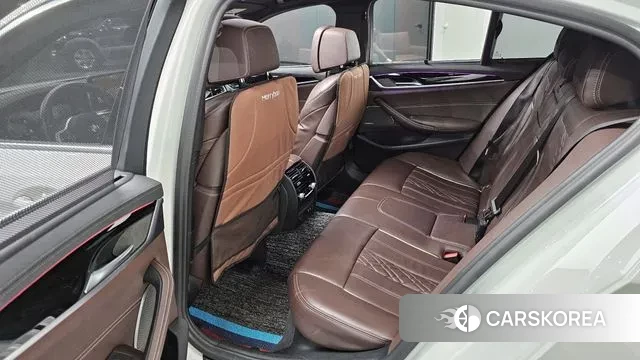 BMW 5 Series (G30) 2022 Белый из Кореи, фото 3