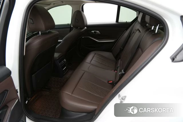 BMW 3 series 2022 Белый из Китая, фото 3
