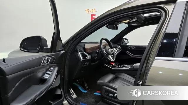 BMW X7 (G07) 2023 Серый из Кореи, фото 3