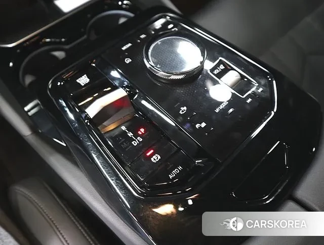 BMW 5 Series (G60) 2024 Белый из Кореи, фото 3