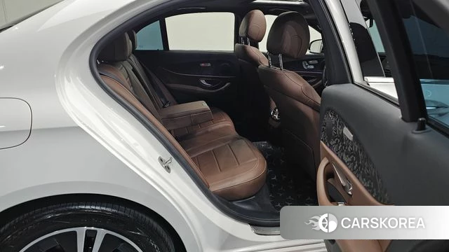 Mercedes-Benz E-Class W213 2021 Белый из Кореи, фото 3
