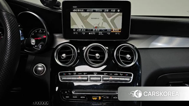 Mercedes-Benz GLC-Class X253 2019 Белый из Кореи, фото 3