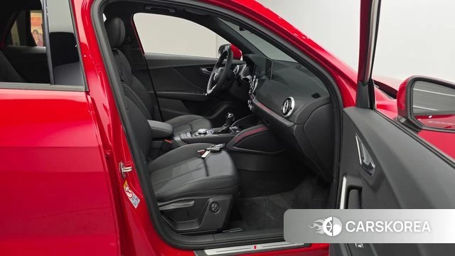 Audi Q2 2023 Красный из Кореи, фото 3