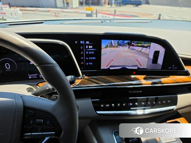 Cadillac Escalade 5th Generation 2023 Белый из Кореи, фото 3