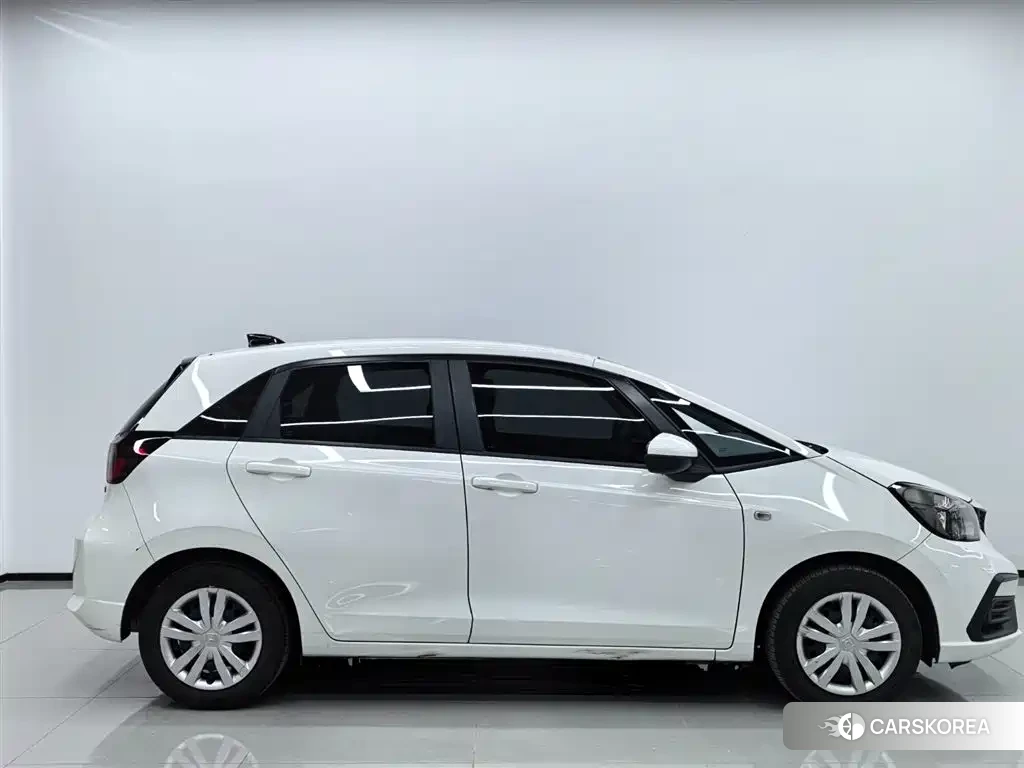 Honda Fit 2022 Белый из Китая, фото 3