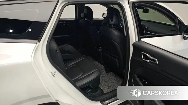 Kia Sportage 5th Generation Hybrid 2024 Белый из Кореи, фото 3