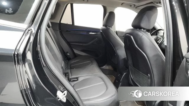 BMW X1 (F48) 2022 Черный из Кореи, фото 3