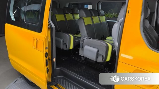 Hyundai The New Grand Starex 2018 Желтый из Кореи, фото 3
