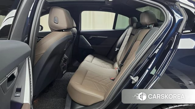 BMW 5 Series (G60) 2024 Черный из Кореи, фото 3