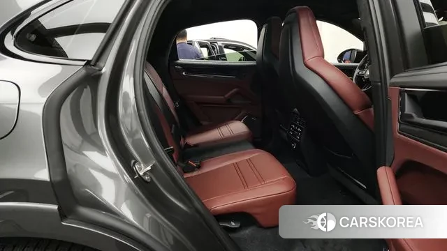 Porsche Cayenne (PO536) 2025 Серый из Кореи, фото 3