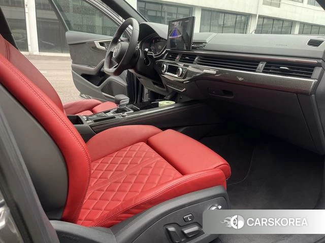 Audi S4 2023 Темно-серый из Китая, фото 3