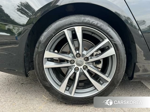 Audi A6L 2021 Черный из Китая, фото 3
