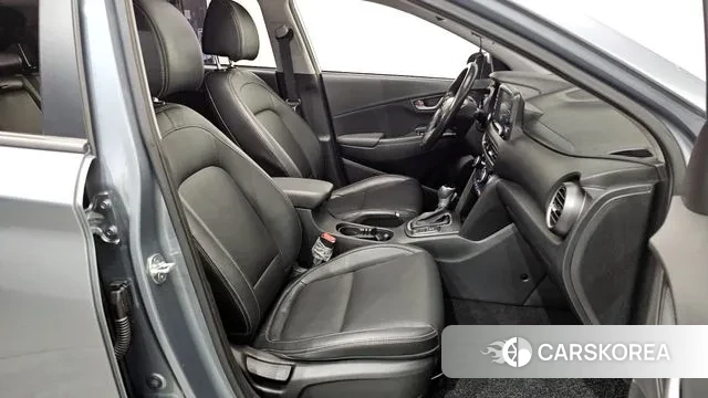 Hyundai Kona 2018 Светло-серебряный цвет из Кореи, фото 3