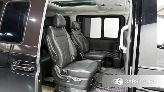 Hyundai Staria 2023 Черный из Кореи, фото 3