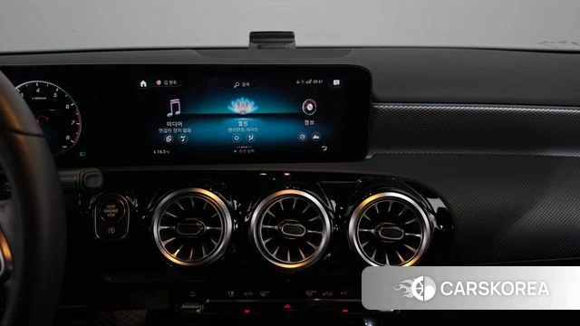 Mercedes-Benz A-Class W177 2022 Белый из Кореи, фото 3