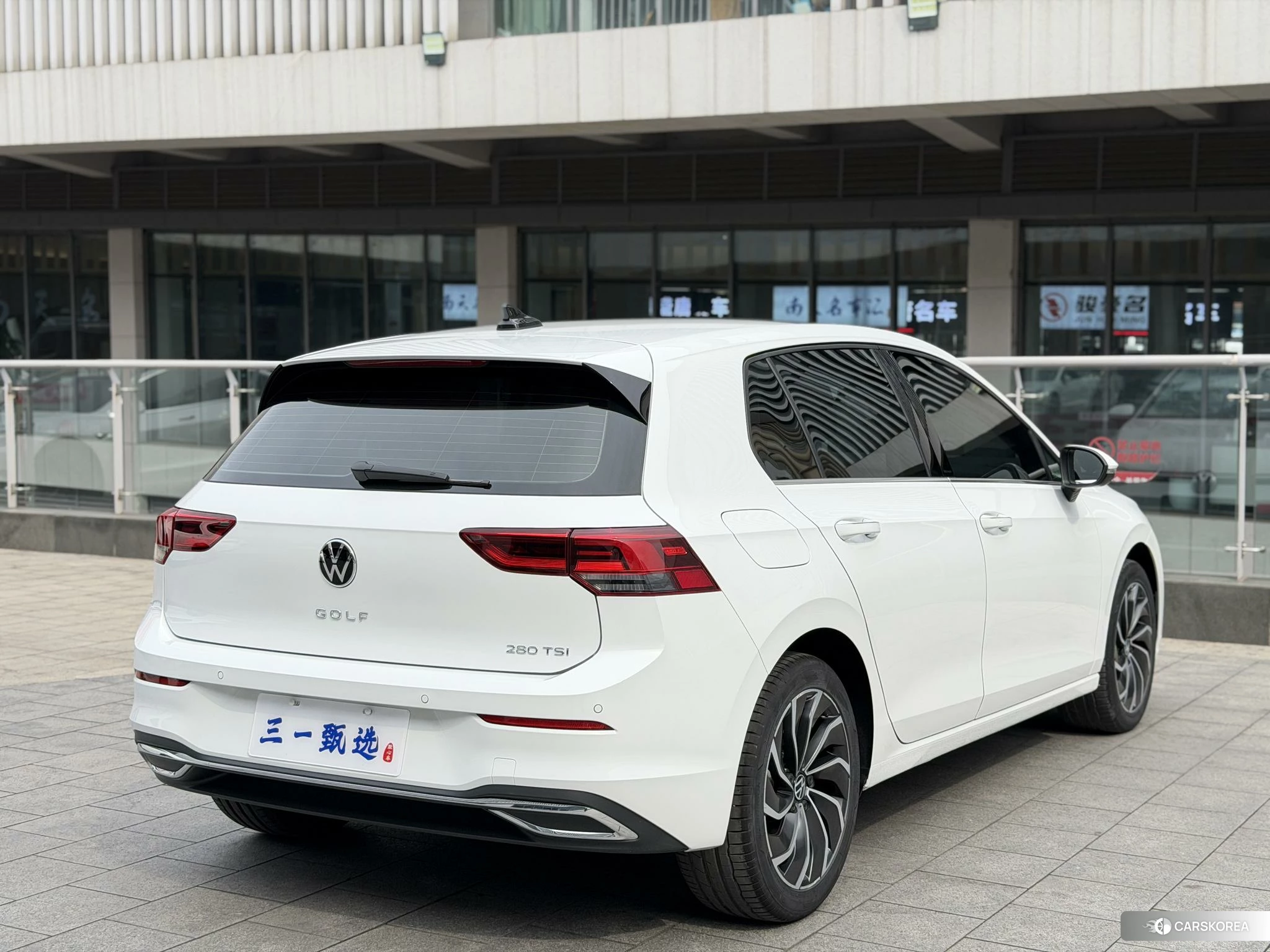 Volkswagen Golf 2022 Белый из Китая, фото 3