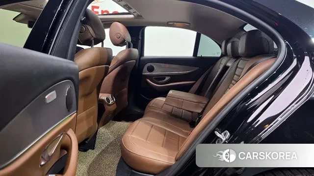 Mercedes-Benz E-Class W213 2019 Черный из Кореи, фото 3
