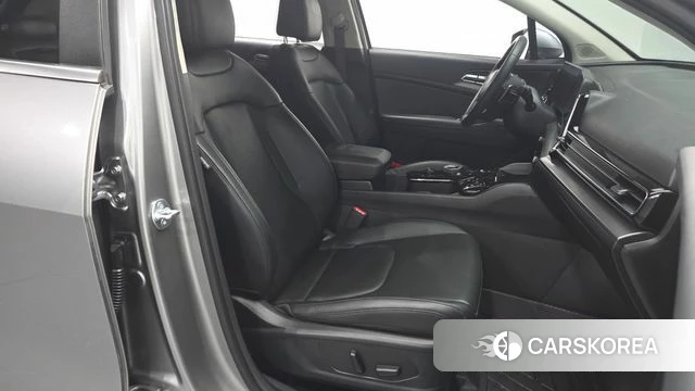 Kia Sportage 5th Generation 2024 Серебристо-серый из Кореи, фото 3