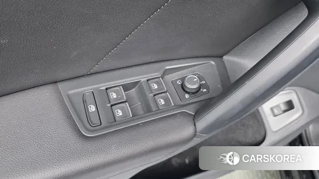 Volkswagen Tiguan second Generation 2022 Черный из Кореи, фото 3