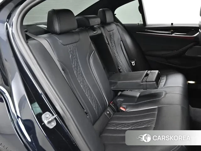 BMW 5 Series (G30) 2022 Черный из Кореи, фото 3