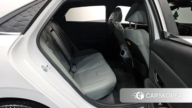 Hyundai The New Avante (CN7) 2023 Белый из Кореи, фото 3