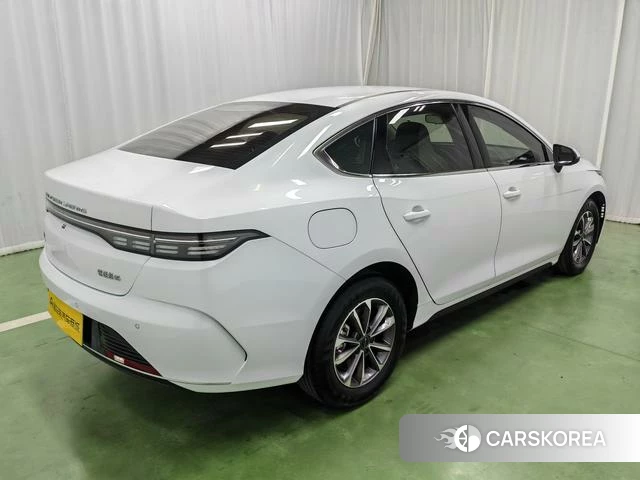 BYD Destroyer 05 2024 Белый из Китая, фото 3