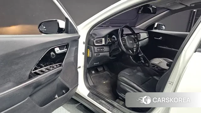 Kia Niro 2018 Белый из Кореи, фото 3